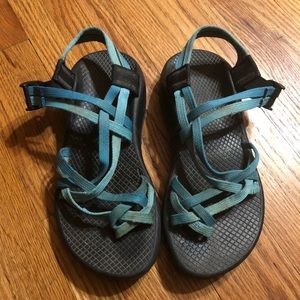Size 6 Chacos